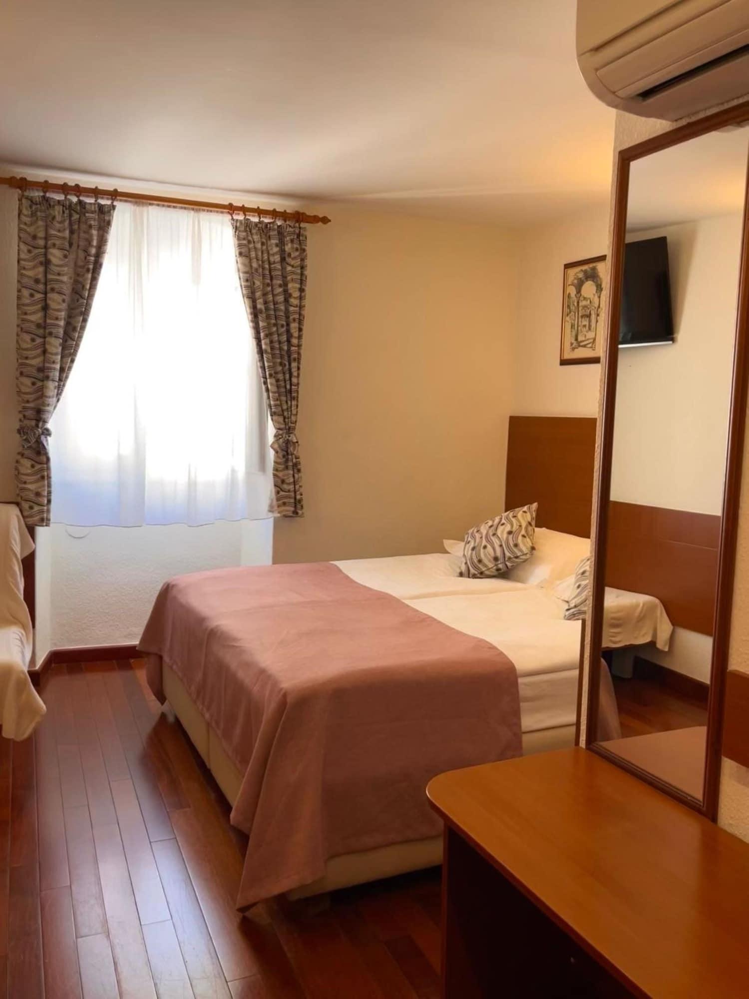 Hotel Kastel 1700 Split Bagian luar foto
