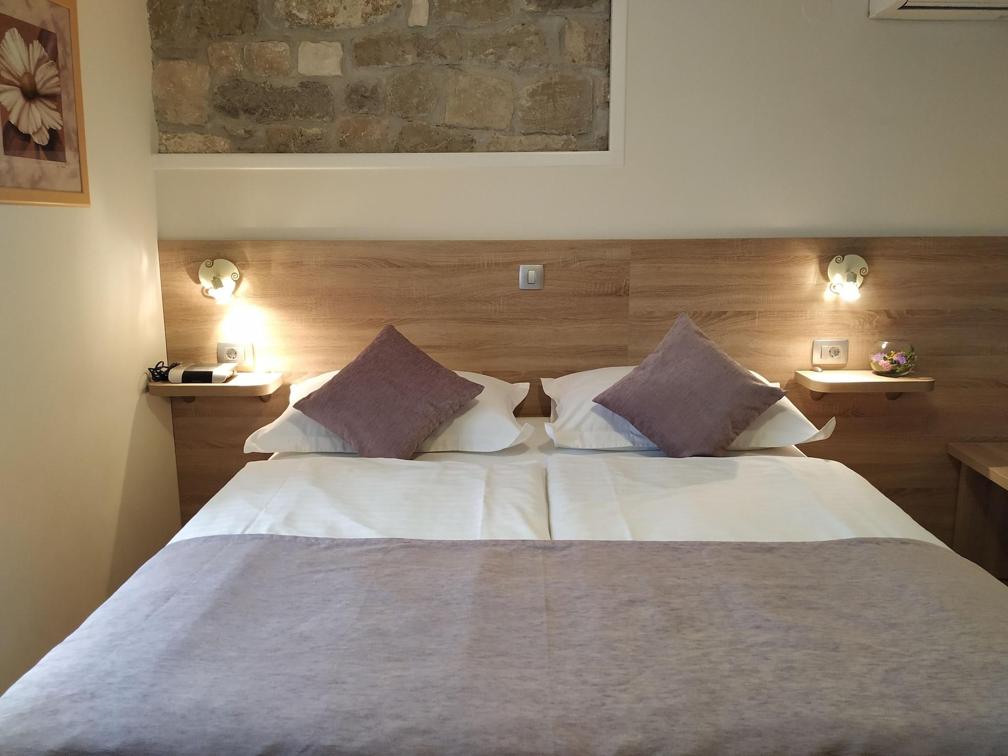 Hotel Kastel 1700 Split Bagian luar foto