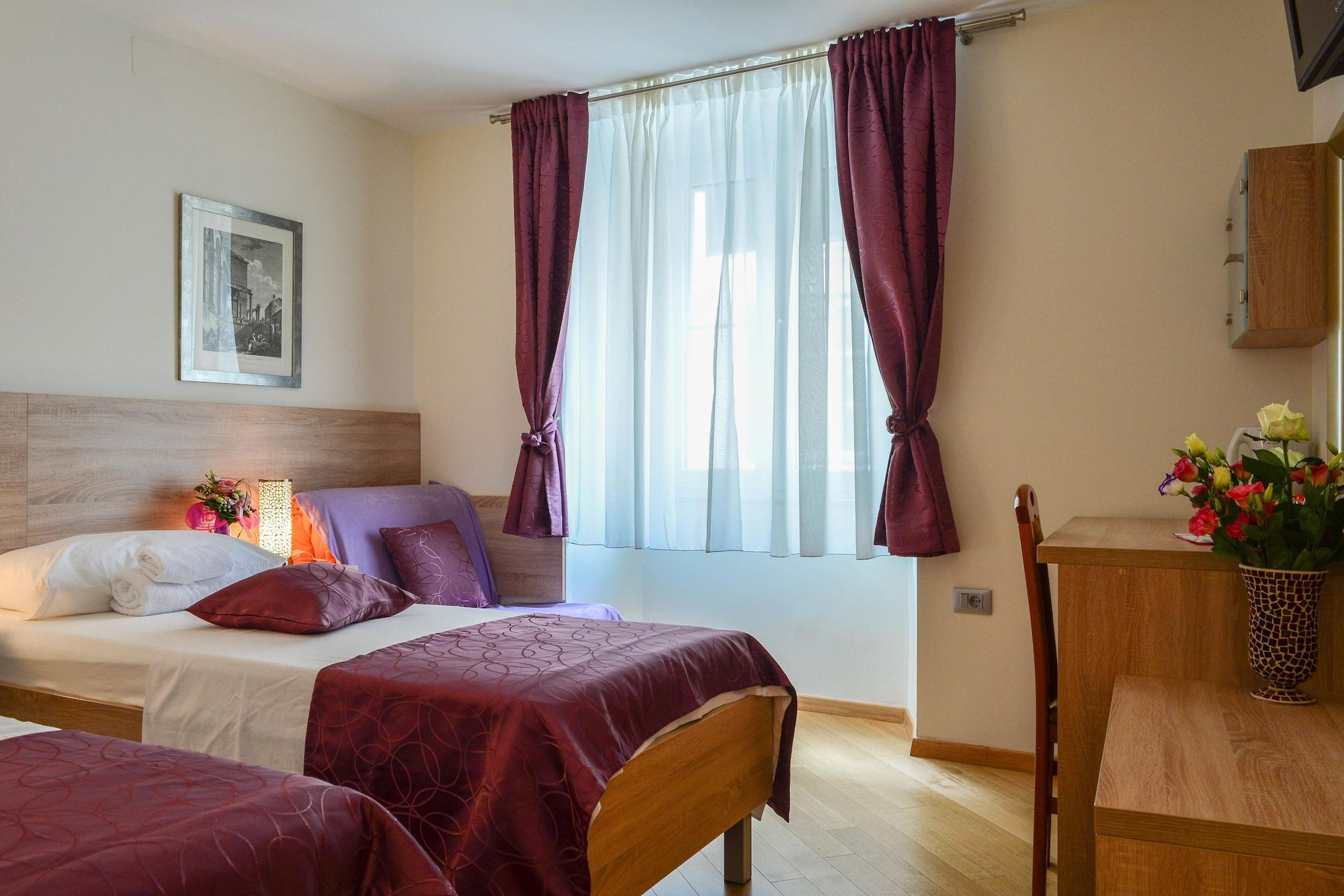 Hotel Kastel 1700 Split Bagian luar foto