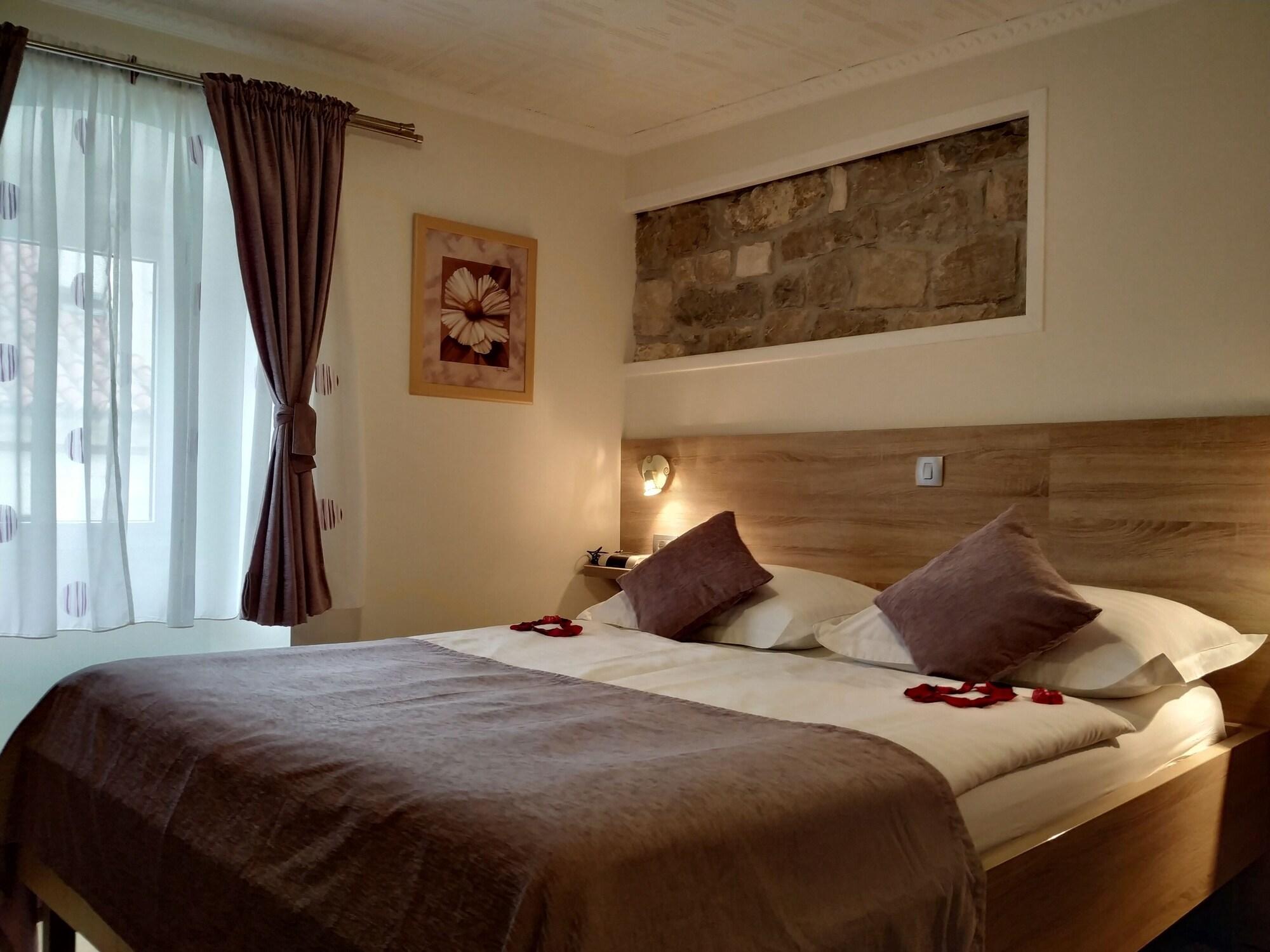 Hotel Kastel 1700 Split Bagian luar foto