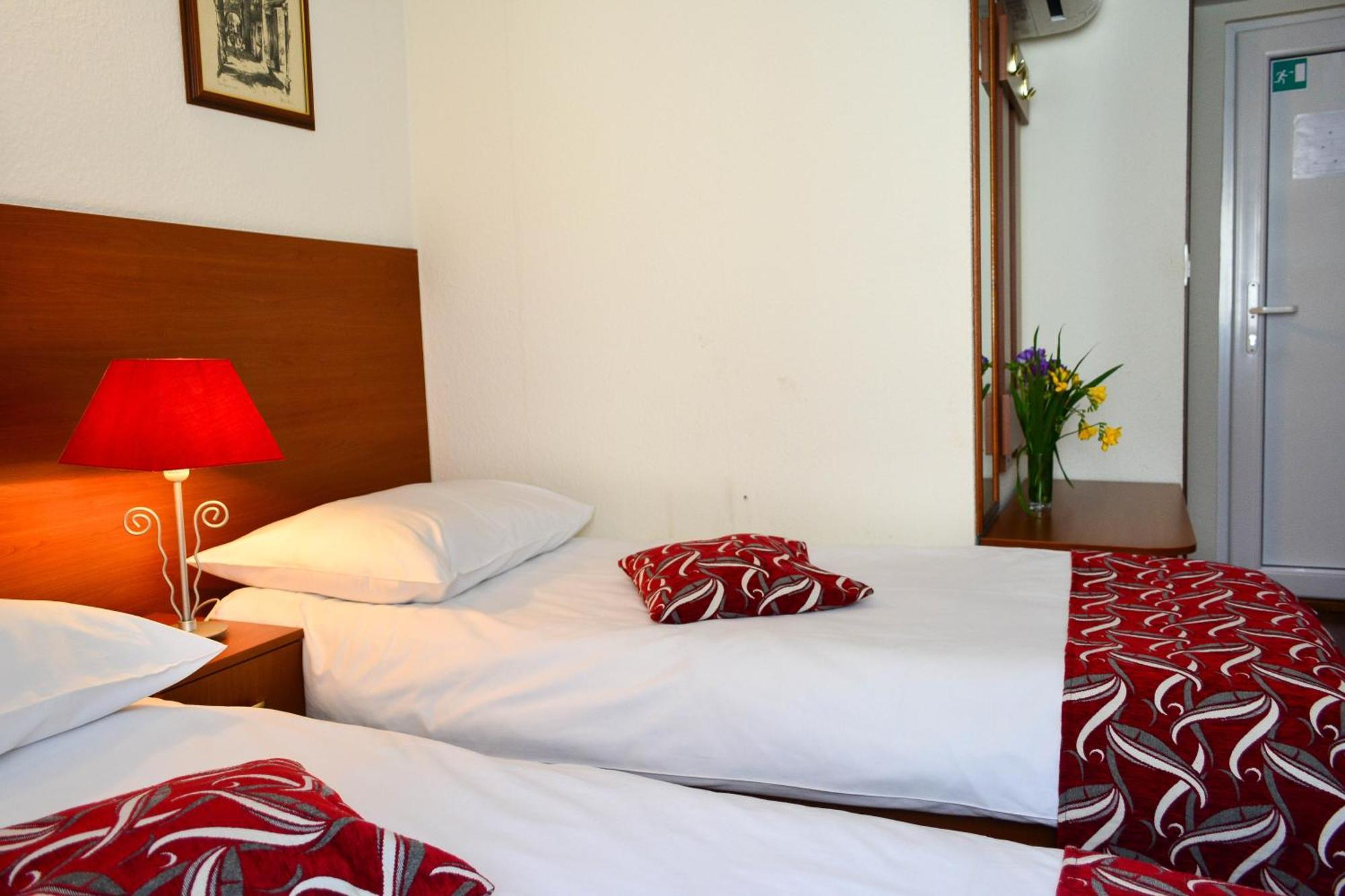Hotel Kastel 1700 Split Ruang foto
