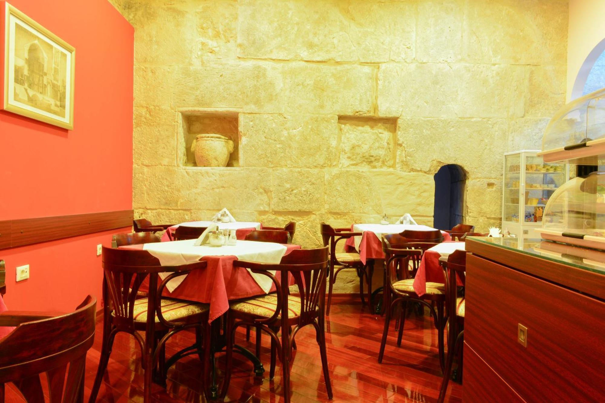 Hotel Kastel 1700 Split Bagian luar foto
