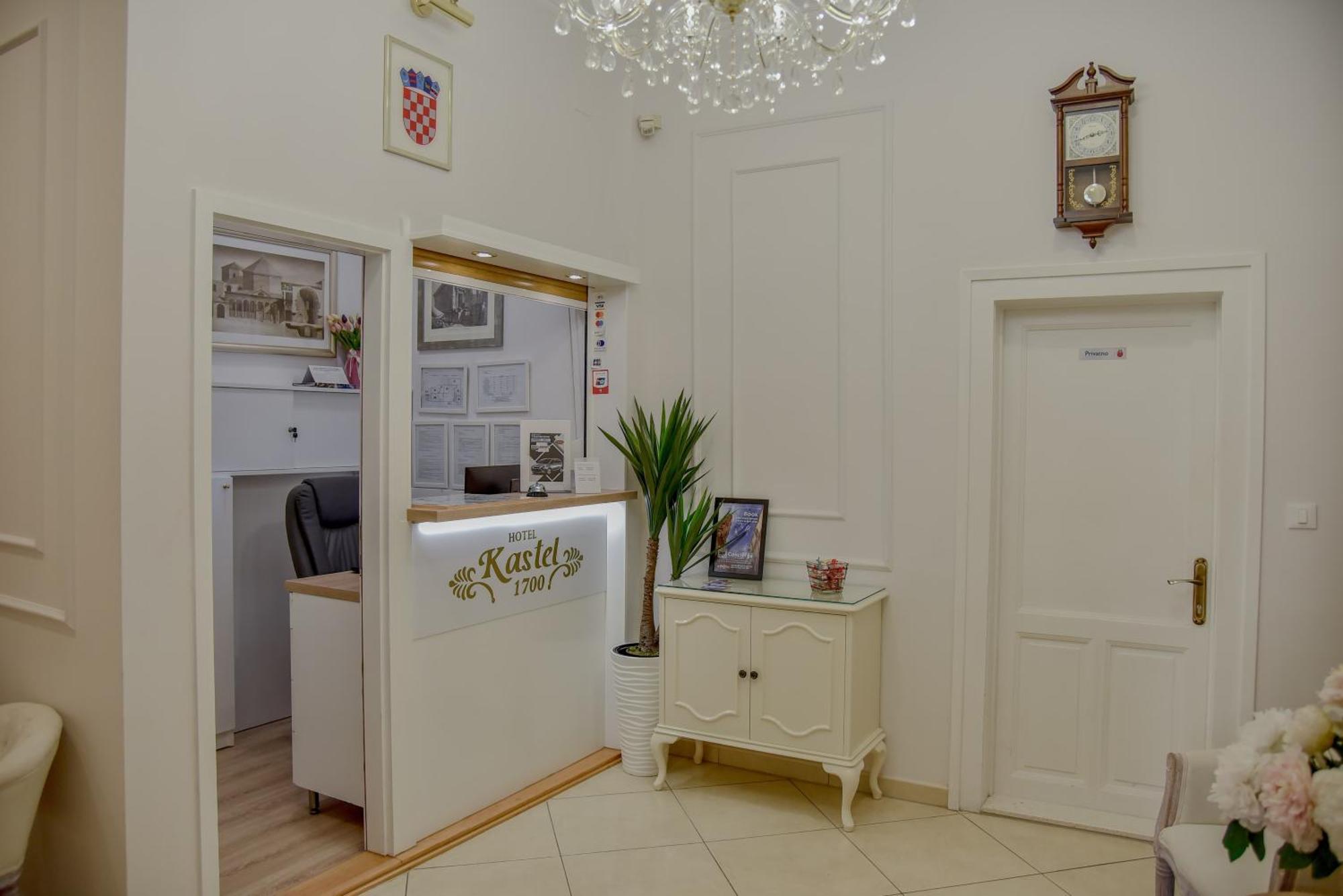 Hotel Kastel 1700 Split Bagian luar foto